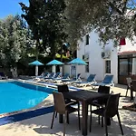 Ali Baba מלון 2*